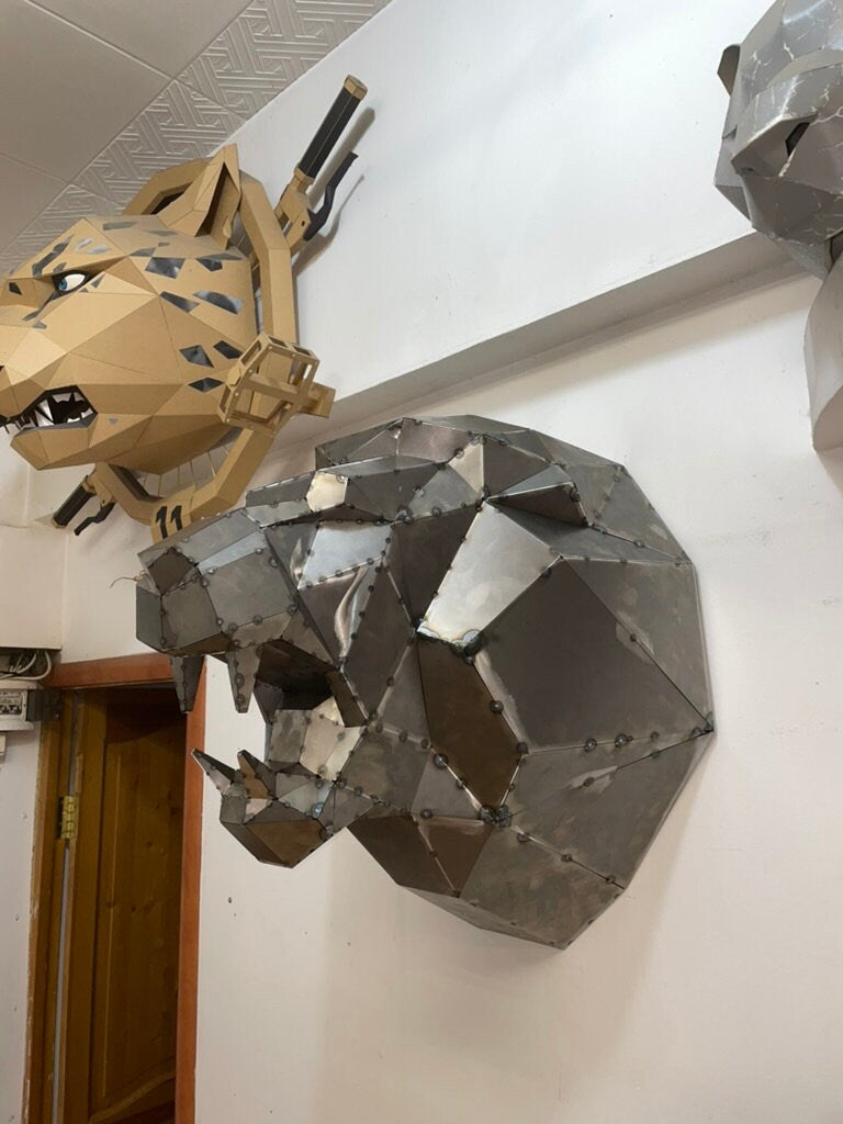Lion trophy head! Weld it yourself with Digital plan for metal. Set of digital files include: .pdf – scheme, .dxf – CNC cutting.