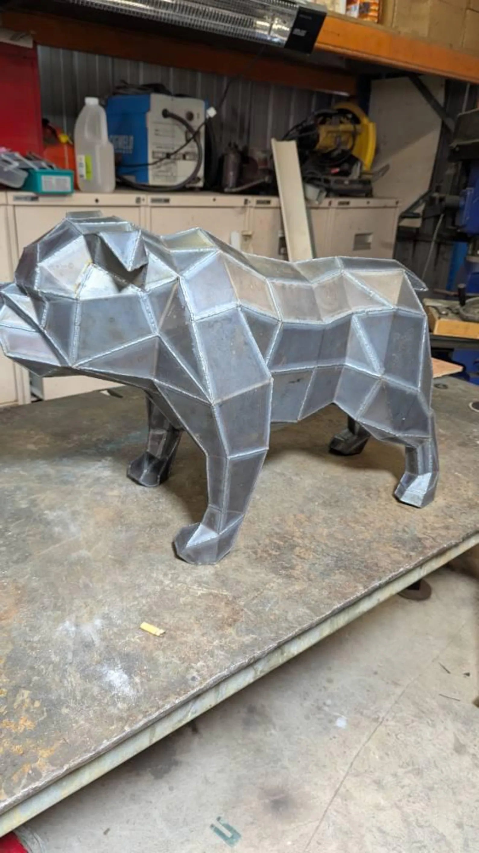 English bulldog! Weld it yourself with Digital plan for metal. Set of digital files include: .pdf – scheme, .dxf – CNC cutting.